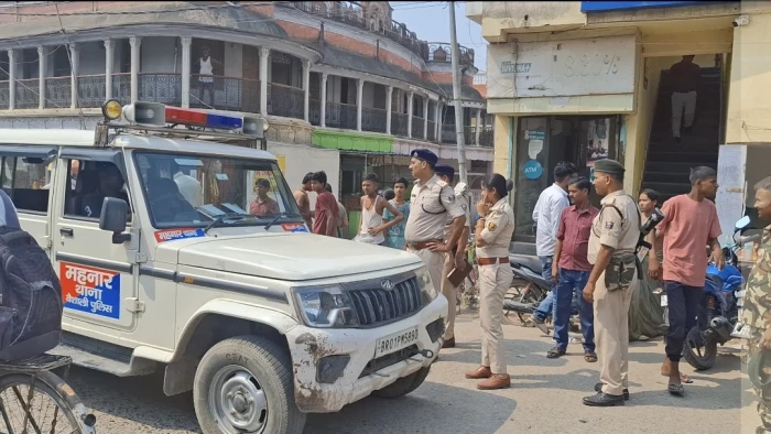 बाइक सवार बदमाशों ने बुजुर्ग से लुटा 1 लाख रुपए